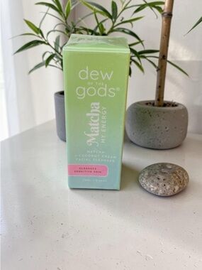 Dew of the Gods Matcha My Energy Facial Cleanser – Light Green